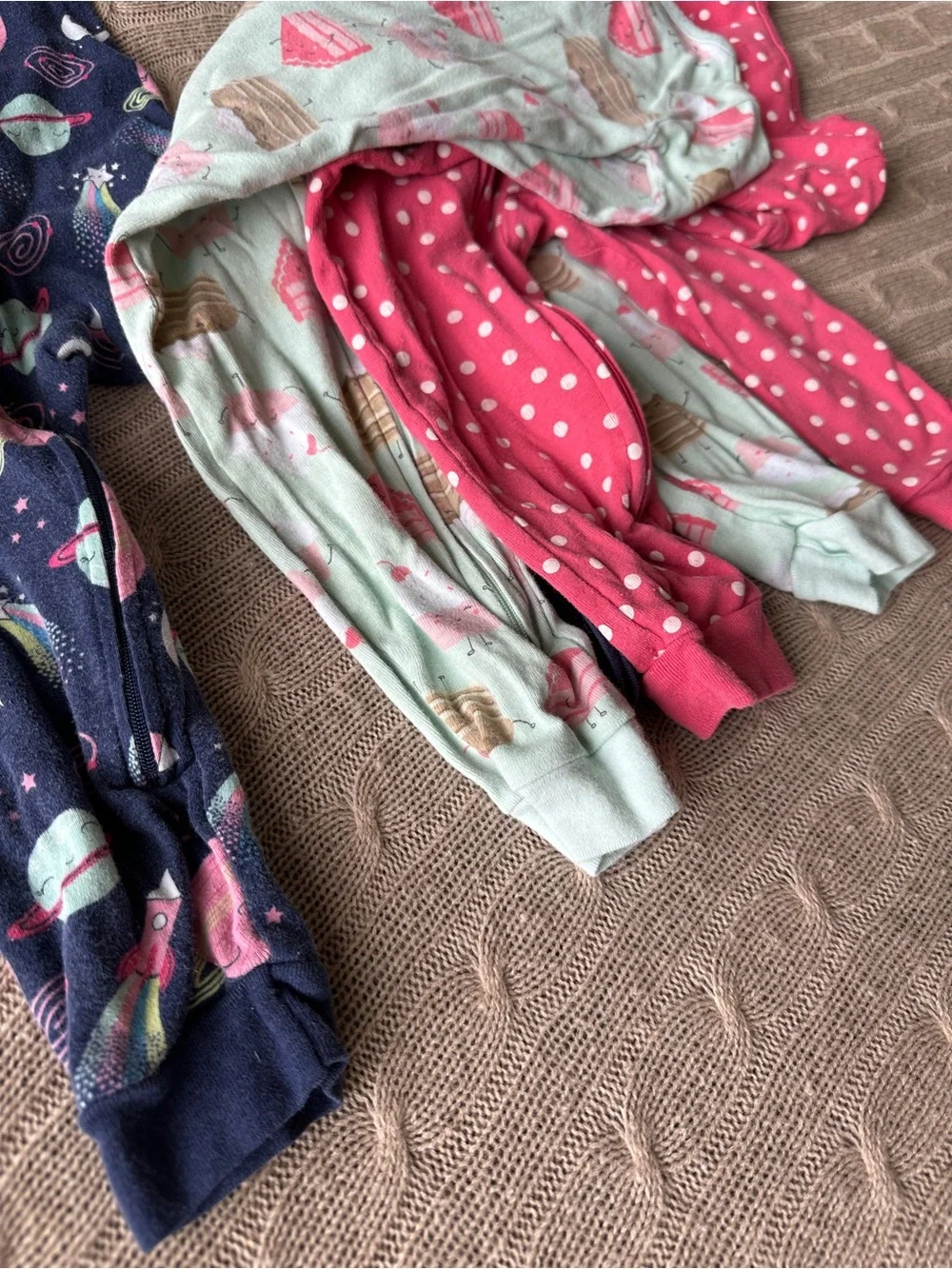 EUC Carter’s 5pc Baby Girl Pajama Bundle, 24 Months